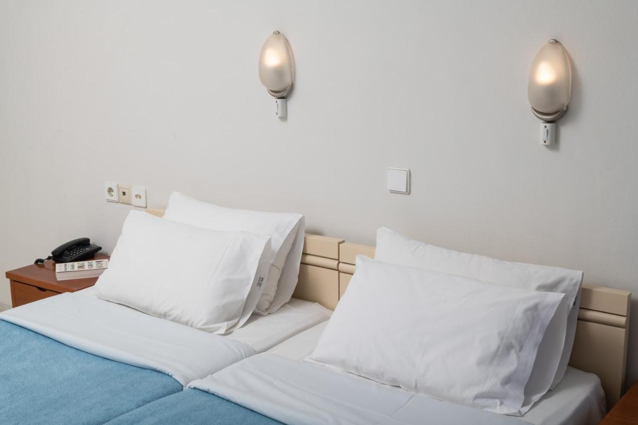 Hotel Haris On The Beach Agia Marina Exterior foto