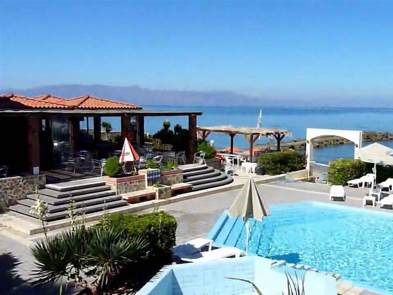 Hotel Haris On The Beach Agia Marina Exterior foto