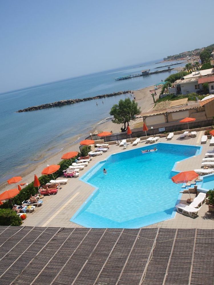 Hotel Haris On The Beach Agia Marina Exterior foto