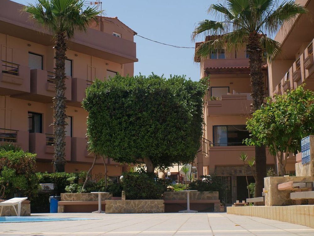 Hotel Haris On The Beach Agia Marina Exterior foto